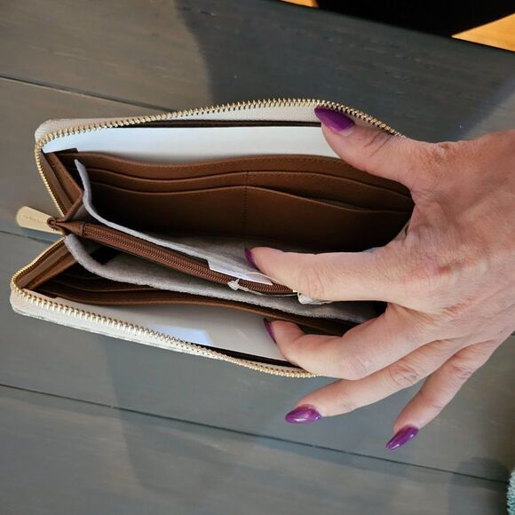 Michael Kors Jet Set Travel Vanilla Signature Continental Wallet Size Large - Picture 8 of 8